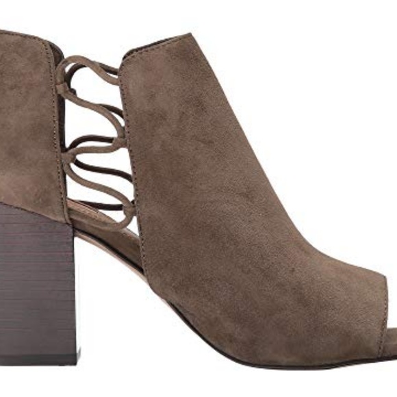 Tahari ankle booties size 6 NEW WITH BOX - Picture 2 of 7